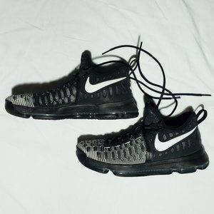 NIKE KD 9 OREO 10.5 BLACK/WHITE USED